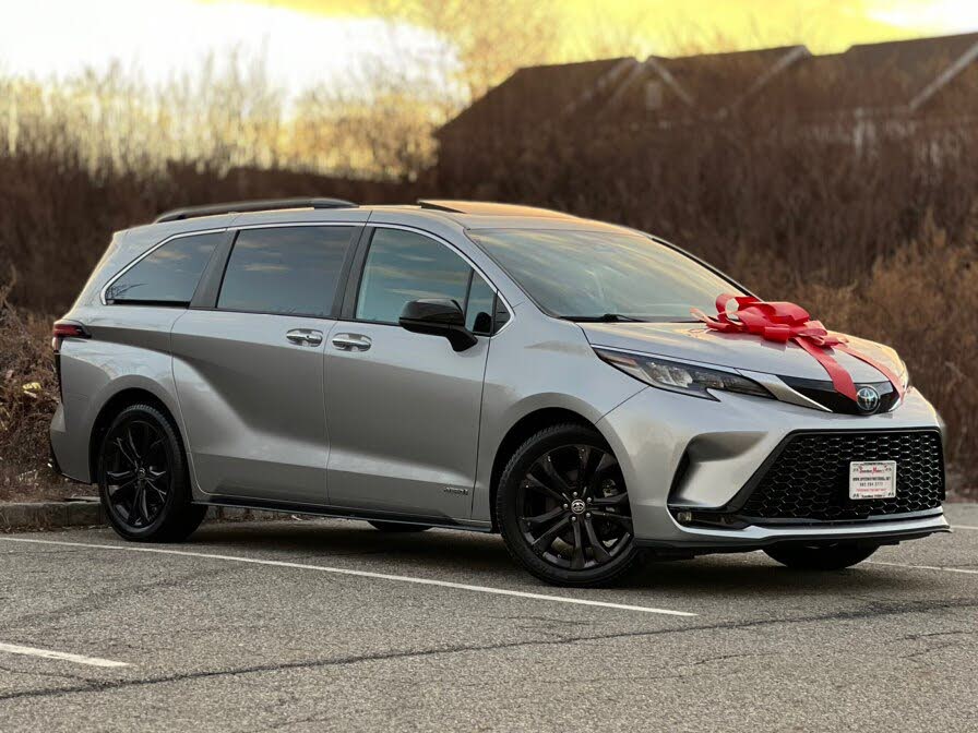 2021 Toyota Sienna XSE 7-Passenger FWD
