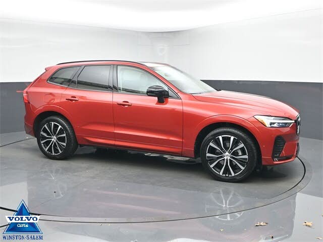 2023 Volvo XC60 B5 Plus Dark Theme AWD