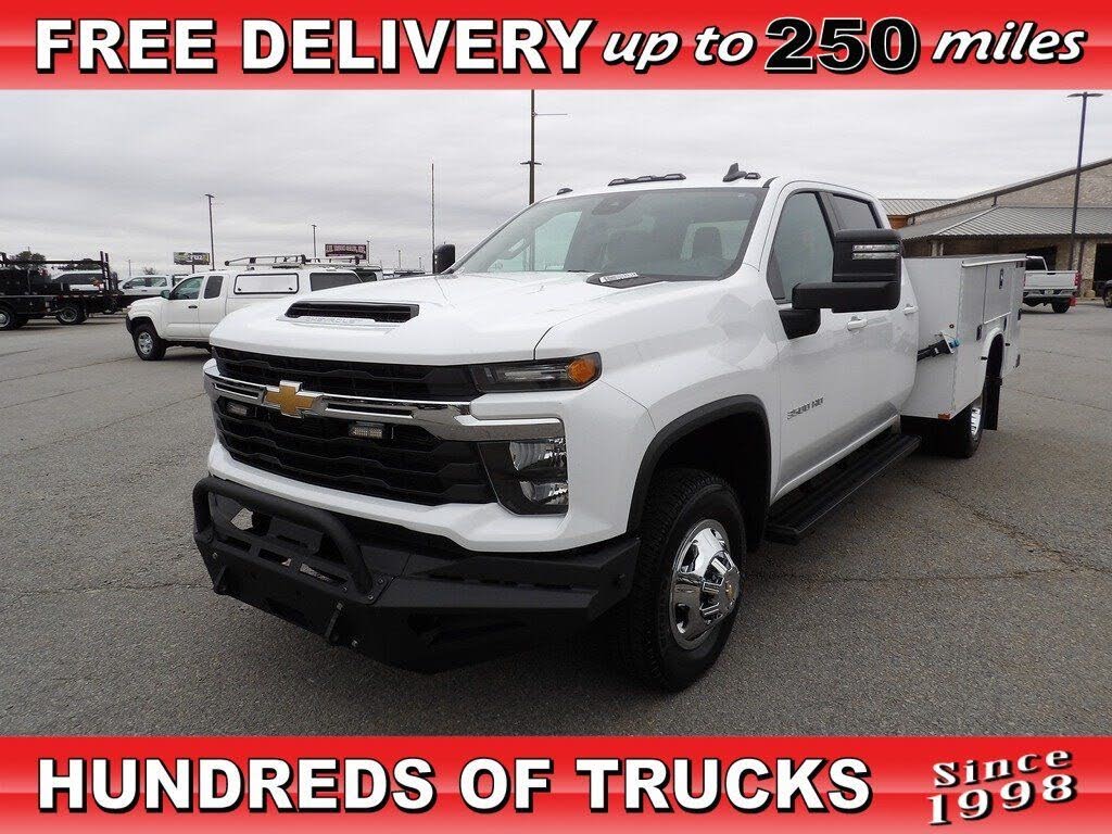 2024 Chevrolet Silverado 3500HD Chassis LT Crew Cab 4WD