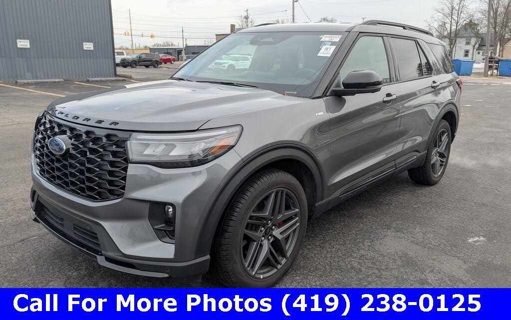 2025 Ford Explorer ST-Line AWD
