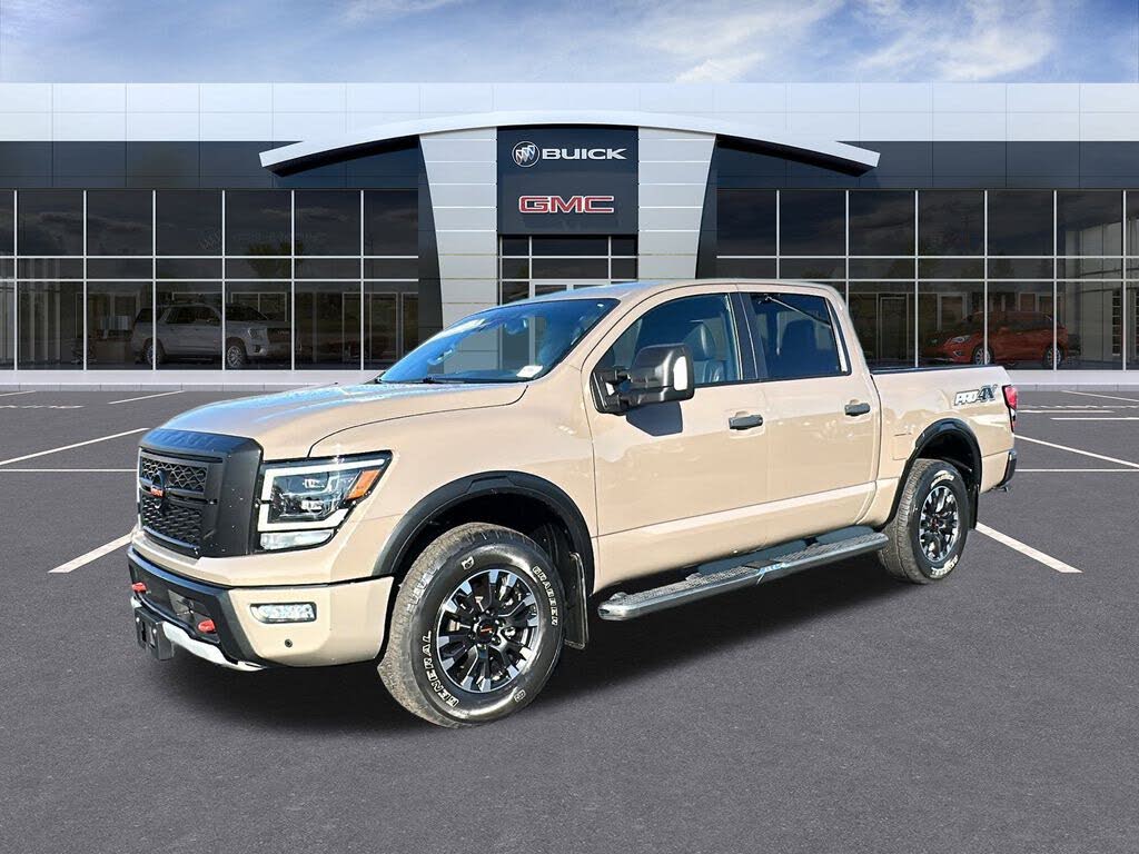 2022 Nissan Titan PRO-4X Crew Cab 4WD