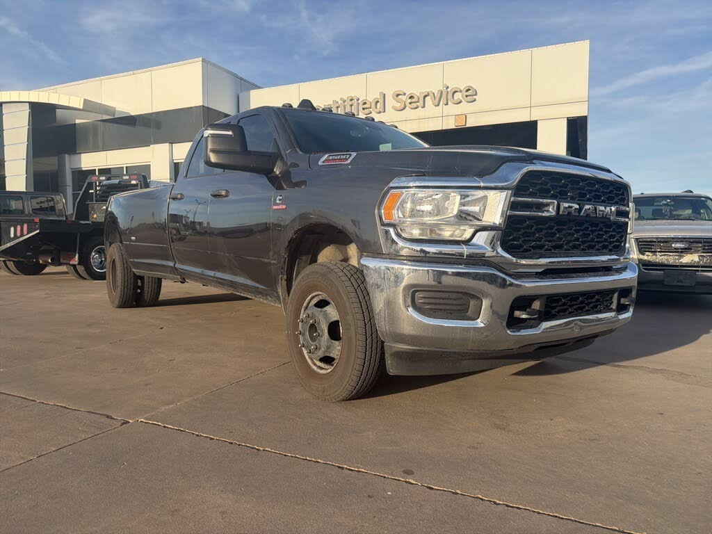2024 RAM 3500 Tradesman Crew Cab LB DRW 4WD