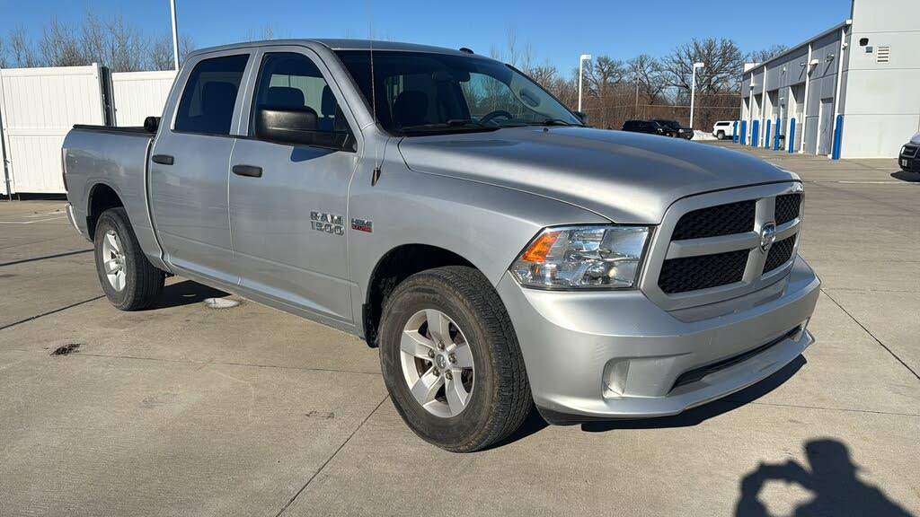 2017 RAM 1500 Express Crew Cab RWD