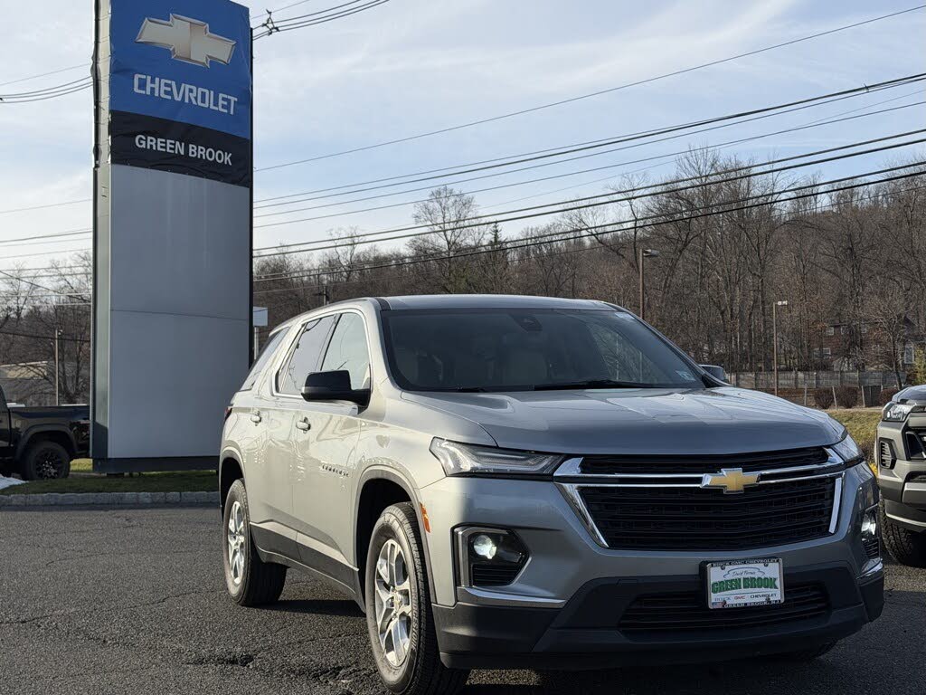 2023 Chevrolet Traverse LS FWD