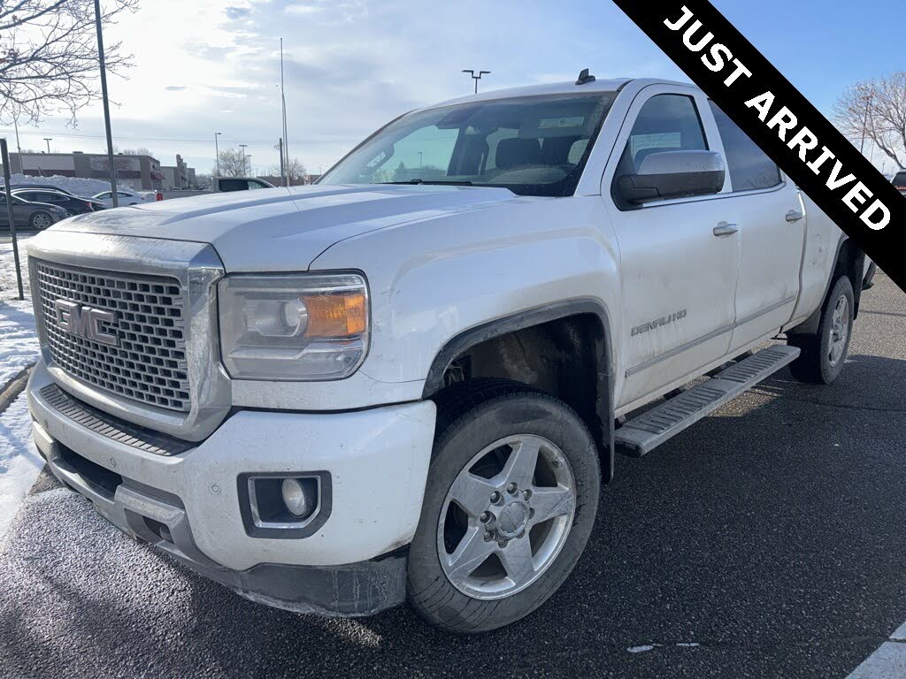 2015 GMC Sierra 2500HD Denali Crew Cab SB 4WD
