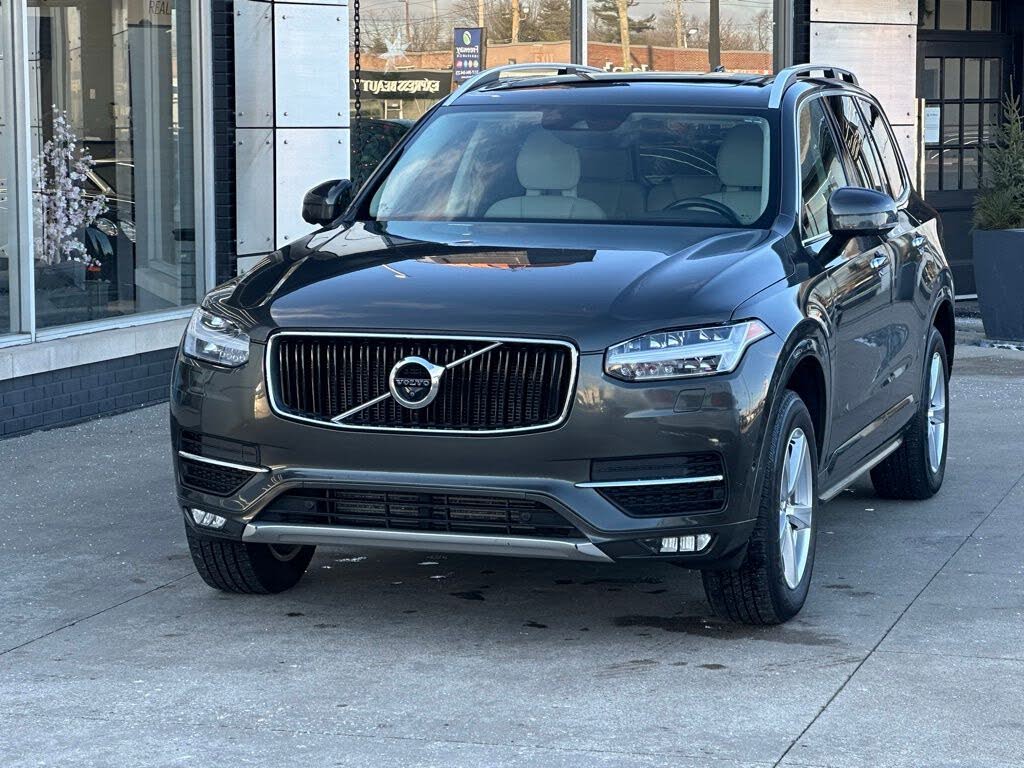 2022 Volvo XC90 T5 Momentum AWD