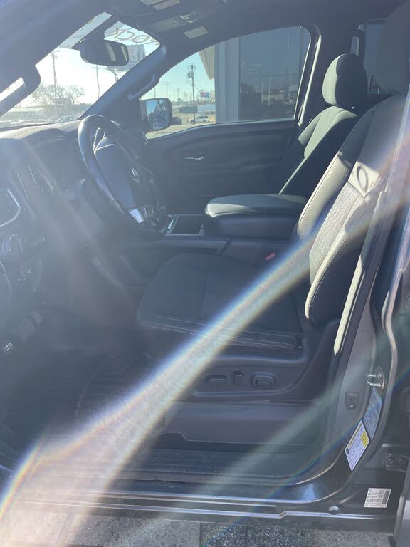 2018 Nissan Titan SV Crew Cab 4WD