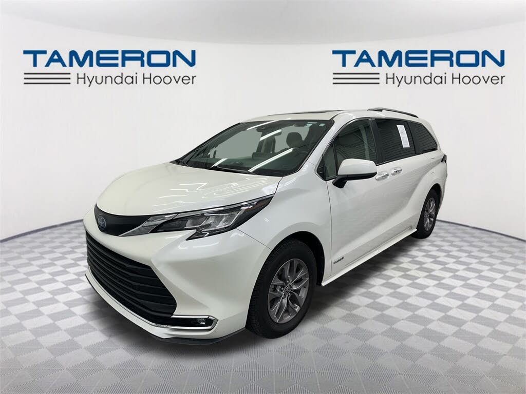 2021 Toyota Sienna XLE 7-Passenger FWD