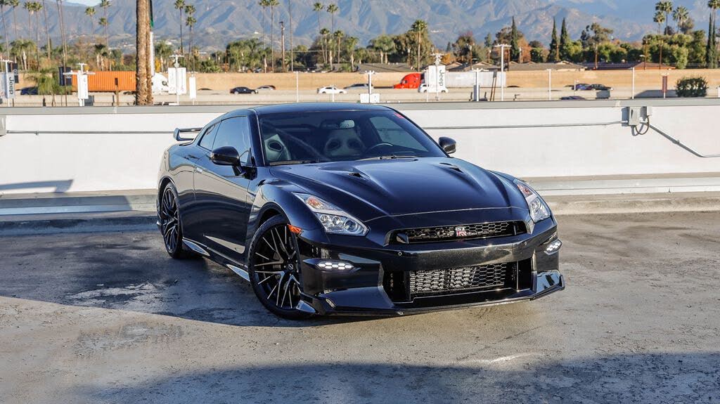 2024 Nissan GT-R Premium AWD