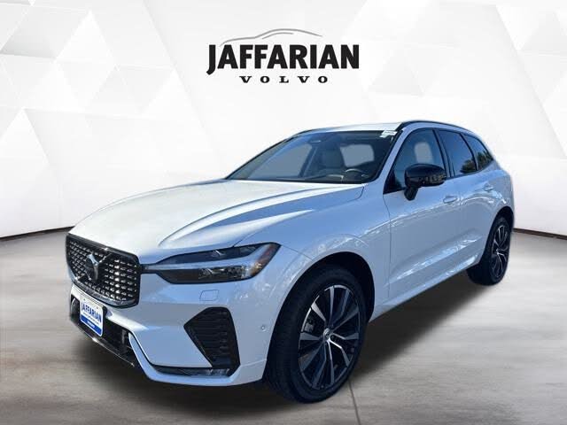 2024 Volvo XC60 B5 Plus Dark Theme AWD