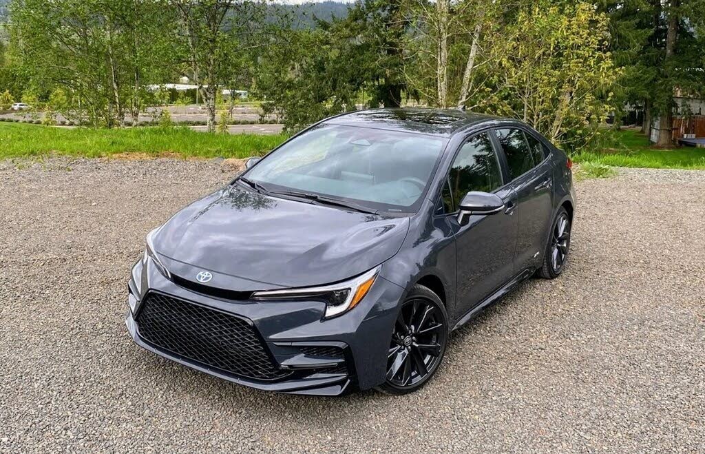 2025 Toyota Corolla SE FWD