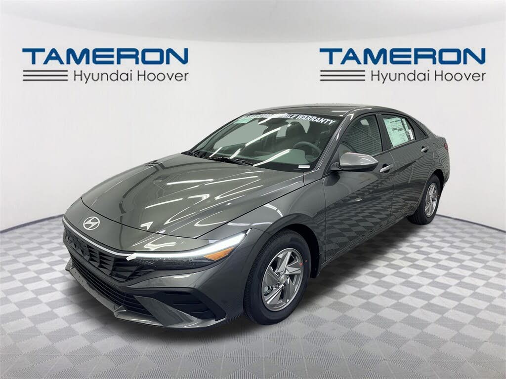 2026 Hyundai Elantra SE FWD