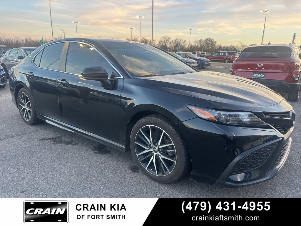 2023 Toyota Camry SE Nightshade FWD