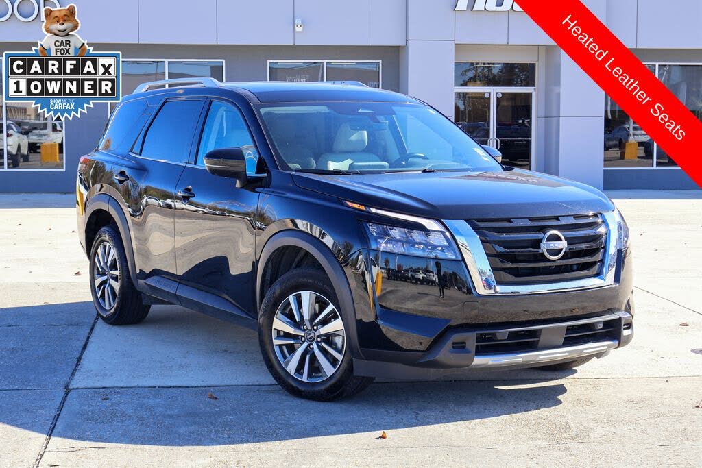2025 Nissan Pathfinder SL FWD