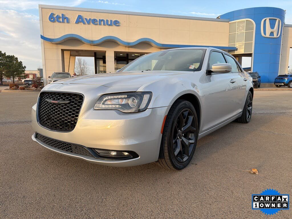 2023 Chrysler 300 S V6 RWD