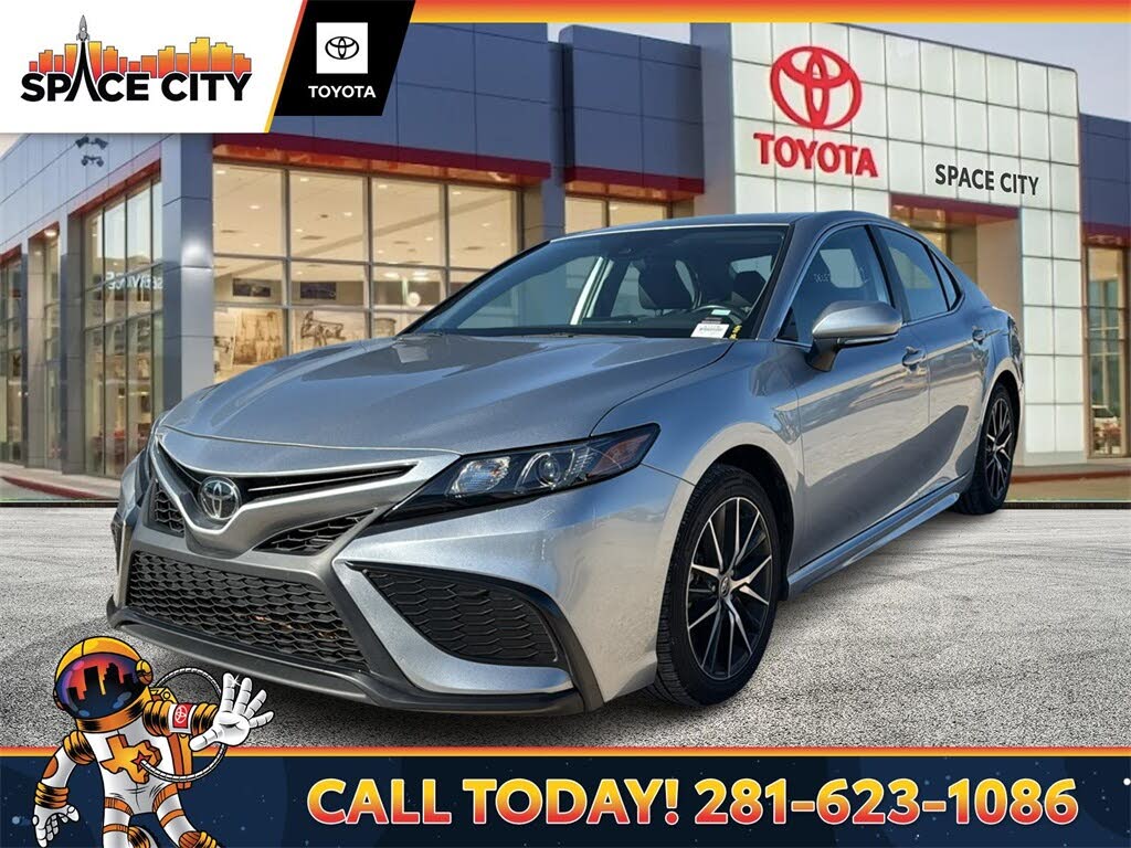 2024 Toyota Camry SE FWD