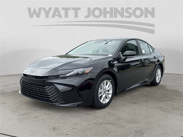 2025 Toyota Camry LE FWD