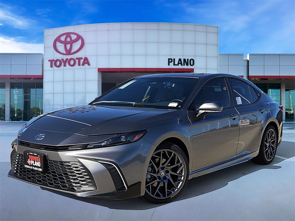2026 Toyota Camry SE FWD