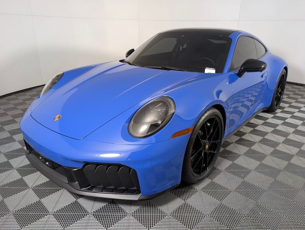 2025 Porsche 911 Carrera GTS Coupe RWD