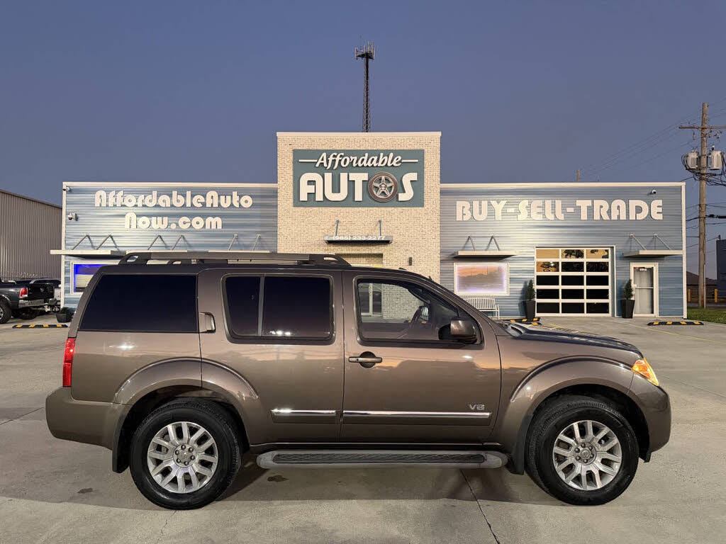 2008 Nissan Pathfinder LE