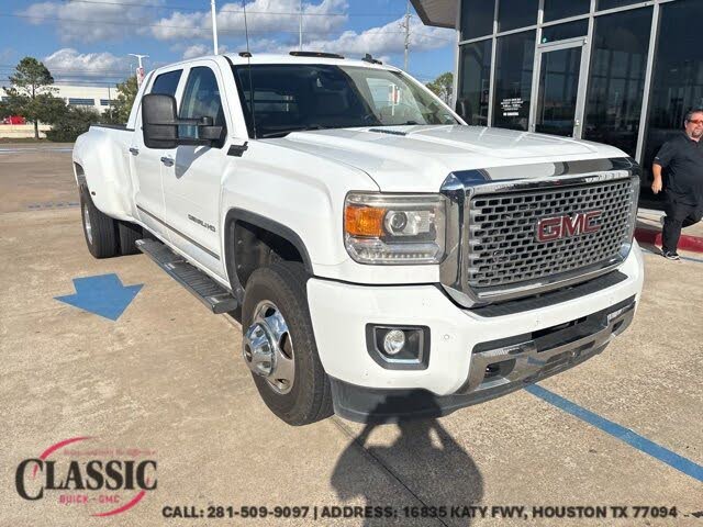 2015 GMC Sierra 3500HD Denali Crew Cab LB DRW 4WD