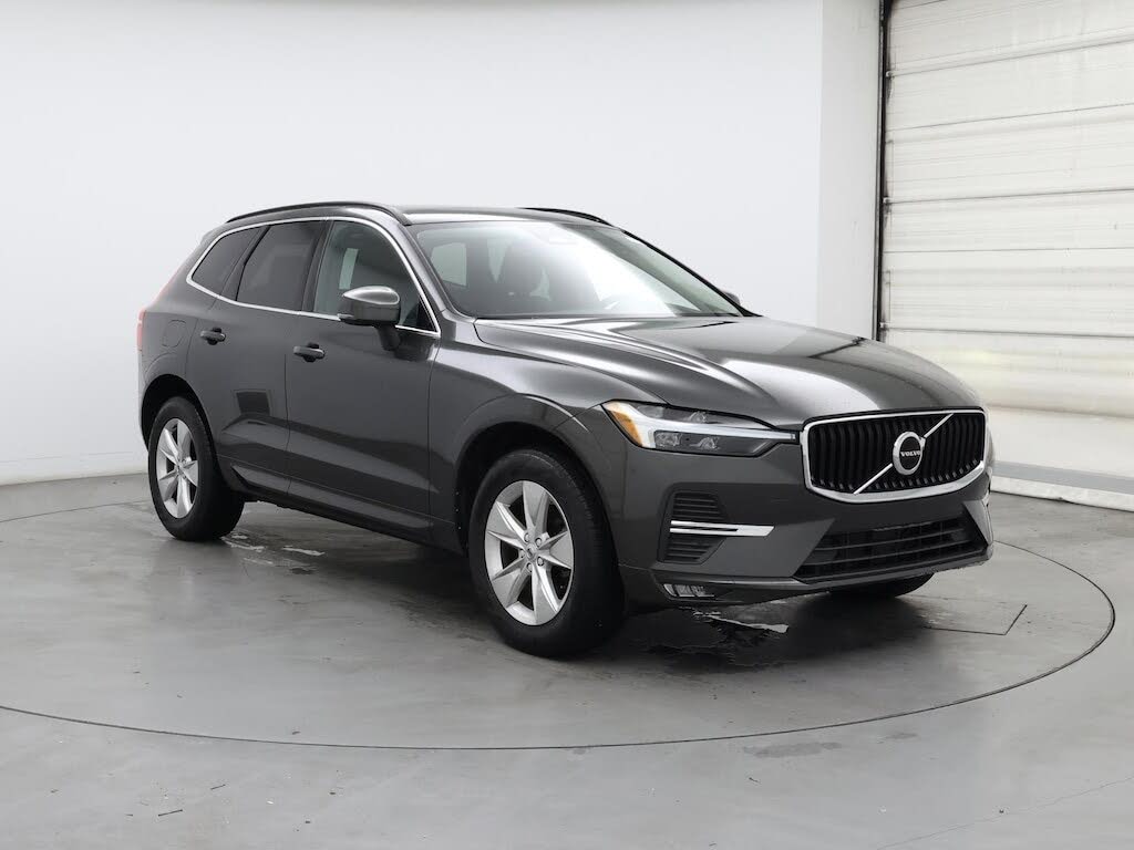 2022 Volvo XC60 B5 Momentum FWD