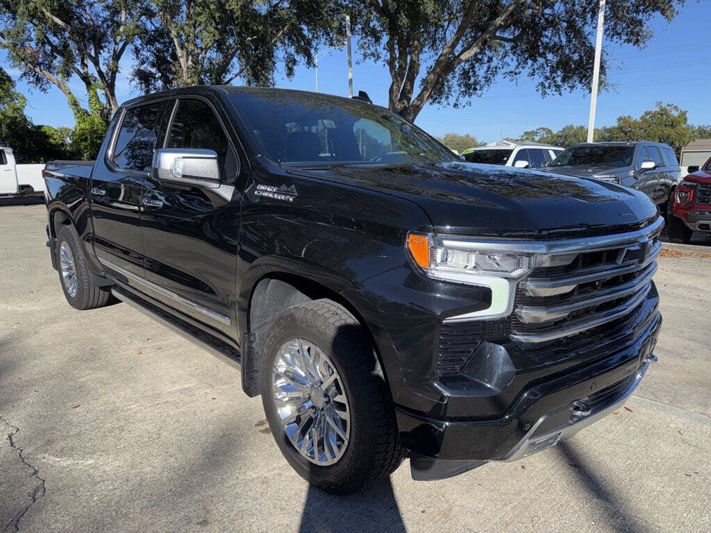 2023 Chevrolet Silverado 1500 High Country Crew Cab 4WD