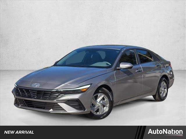 2025 Hyundai Elantra SE FWD