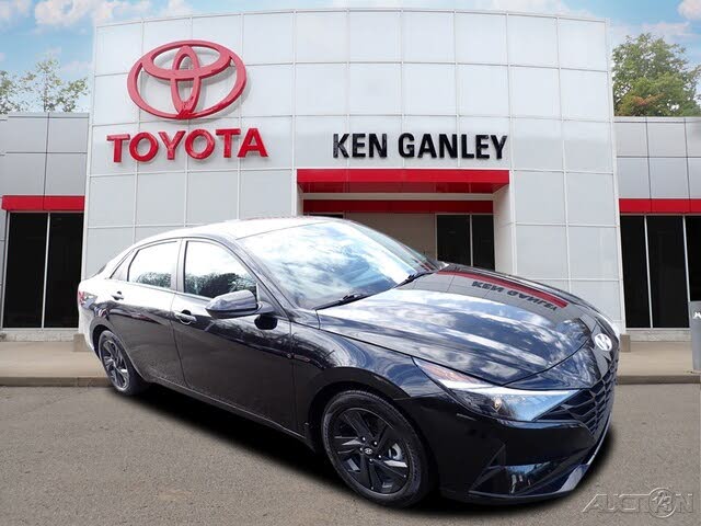 2023 Hyundai Elantra SEL FWD