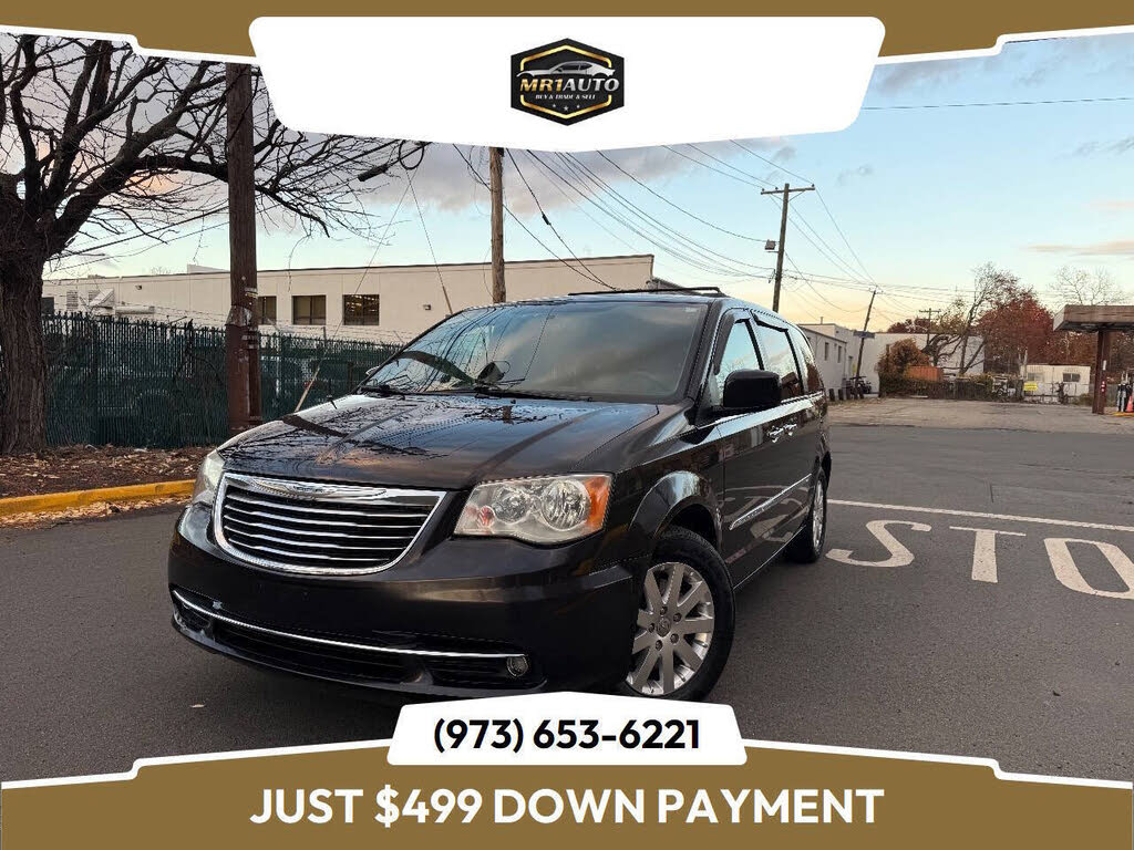 2015 Chrysler Town & Country Touring FWD