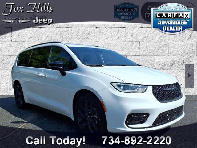 2025 Chrysler Pacifica Limited FWD