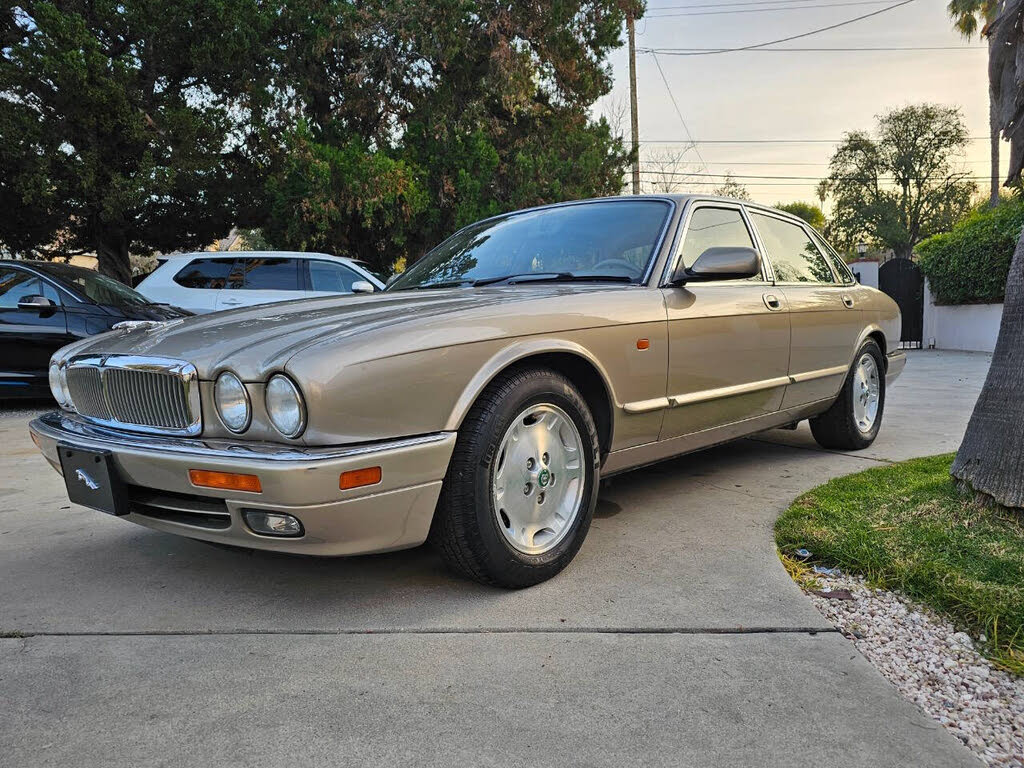 1995 Jaguar XJ-Series XJ6 Sedan RWD