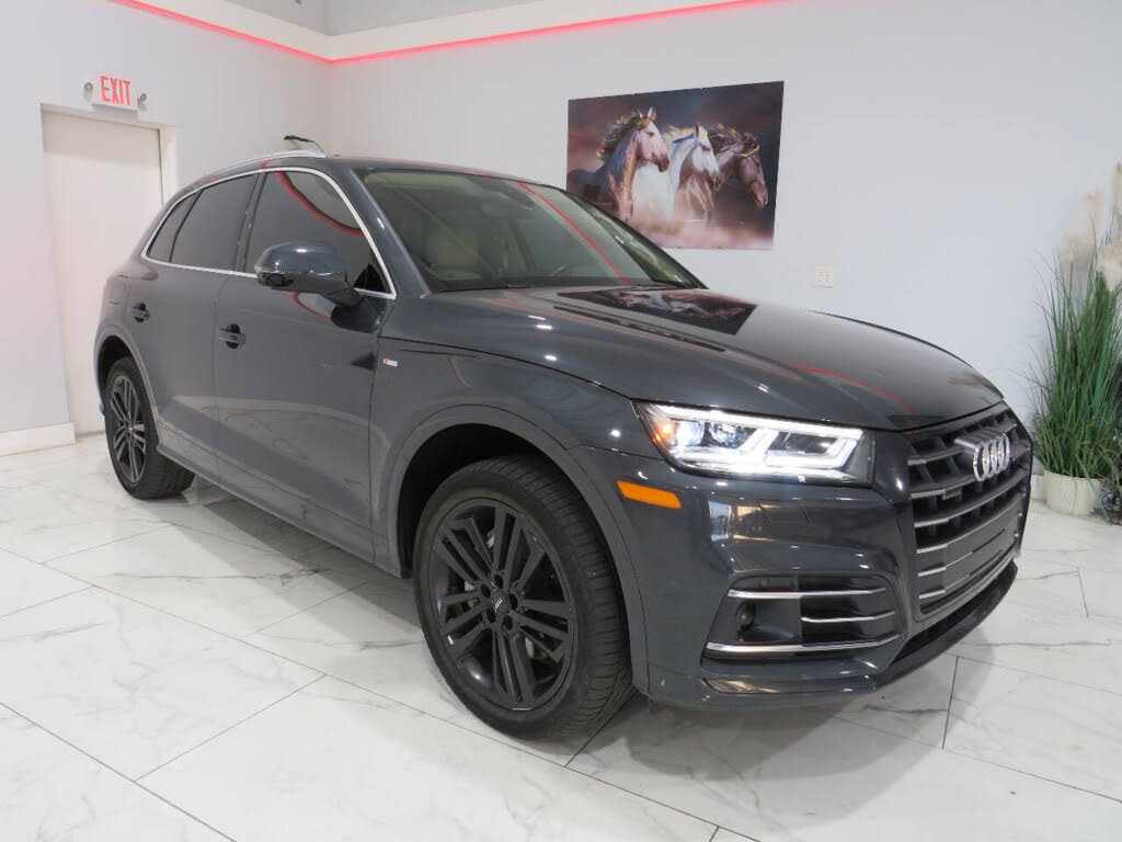 2020 Audi Q5 Hybrid Plug-in e quattro Premium Plus 55 TFSI AWD