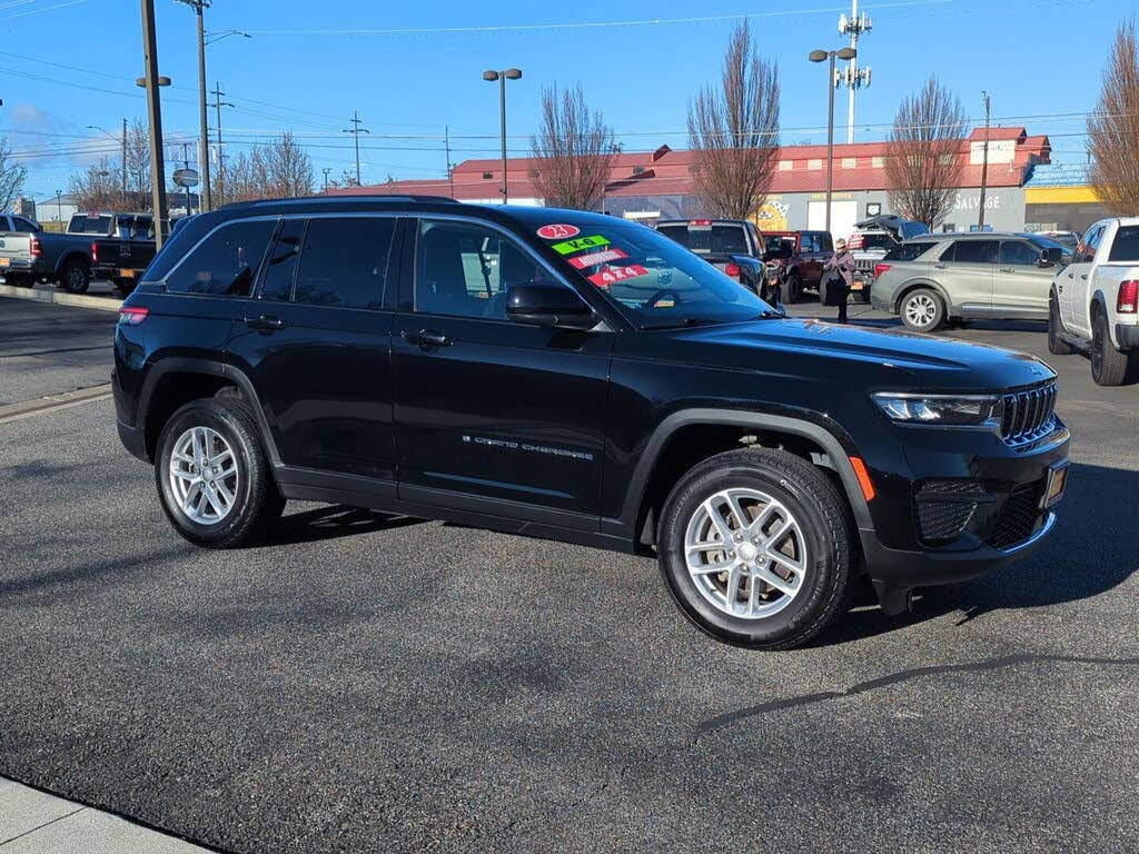 2023 Jeep Grand Cherokee Laredo X 4WD