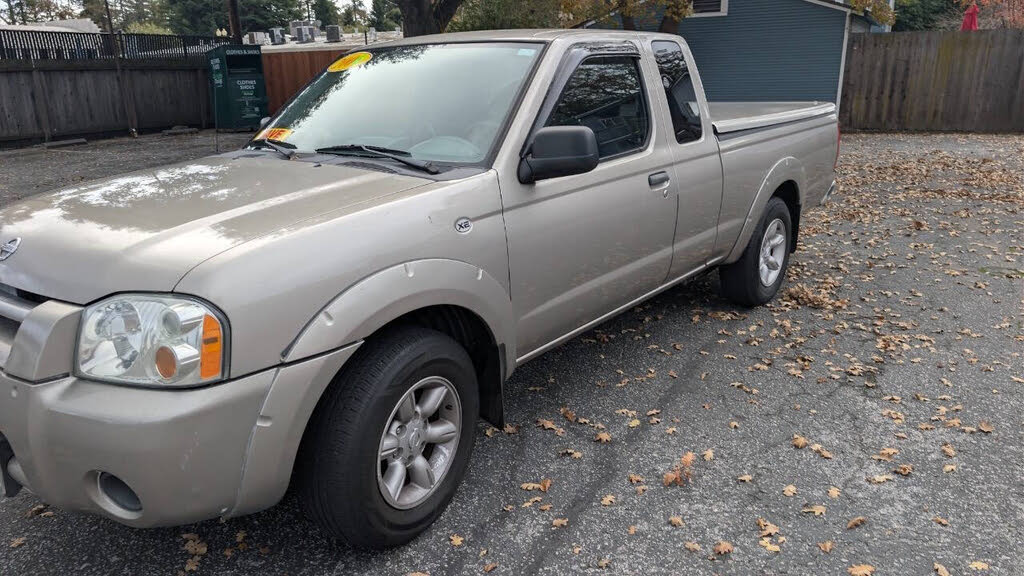 2004 Nissan Frontier 2 Dr XE Extended Cab SB
