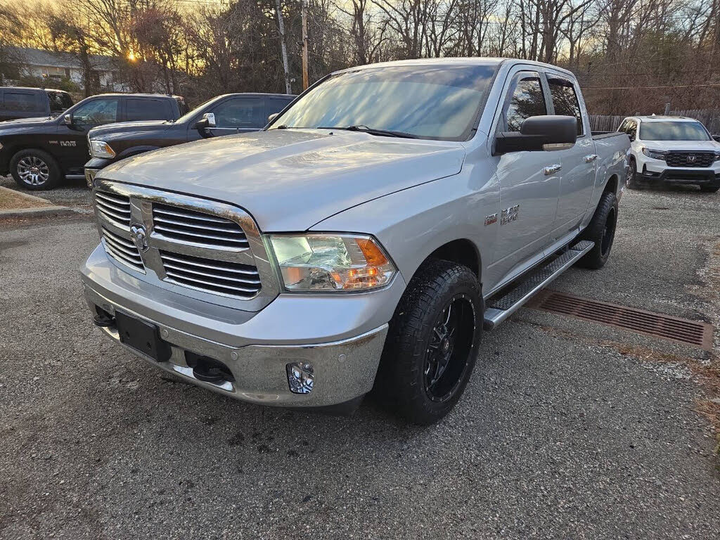 2015 RAM 1500 Lone Star Crew Cab 4WD
