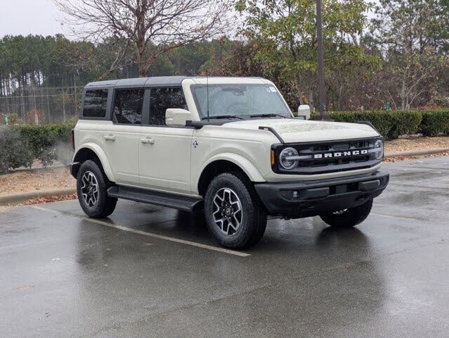 2025 Ford Bronco Outer Banks 4-Door 4WD