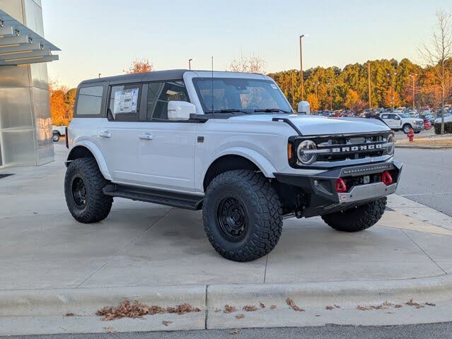 2025 Ford Bronco Outer Banks 4-Door 4WD