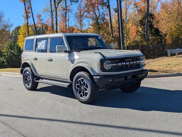 2025 Ford Bronco Outer Banks 4-Door 4WD