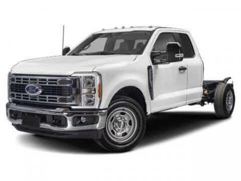 2026 Ford F-350 Super Duty Chassis XLT SuperCab 4WD
