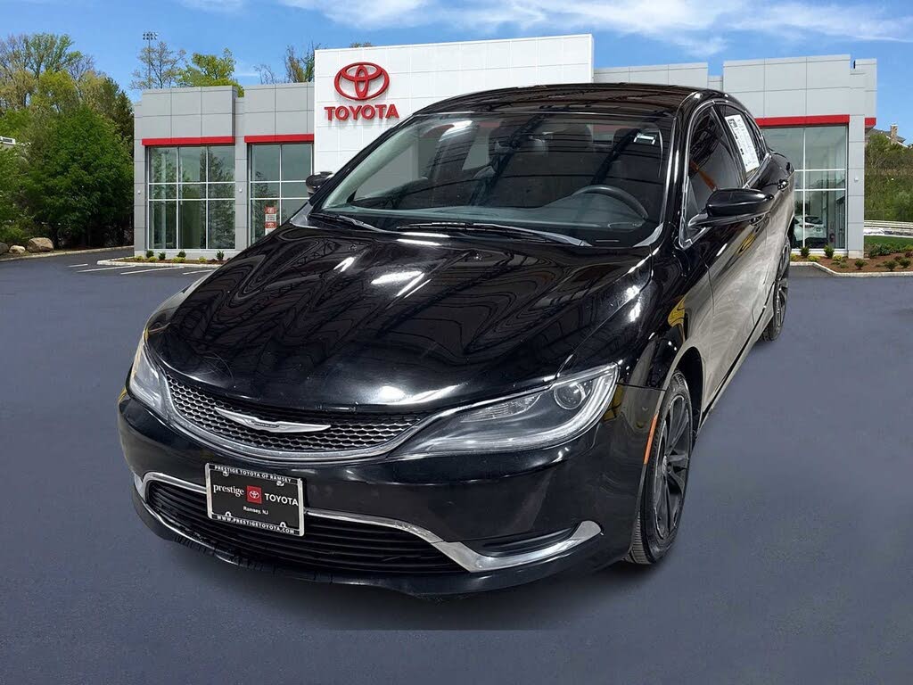 2015 Chrysler 200 Limited Sedan FWD