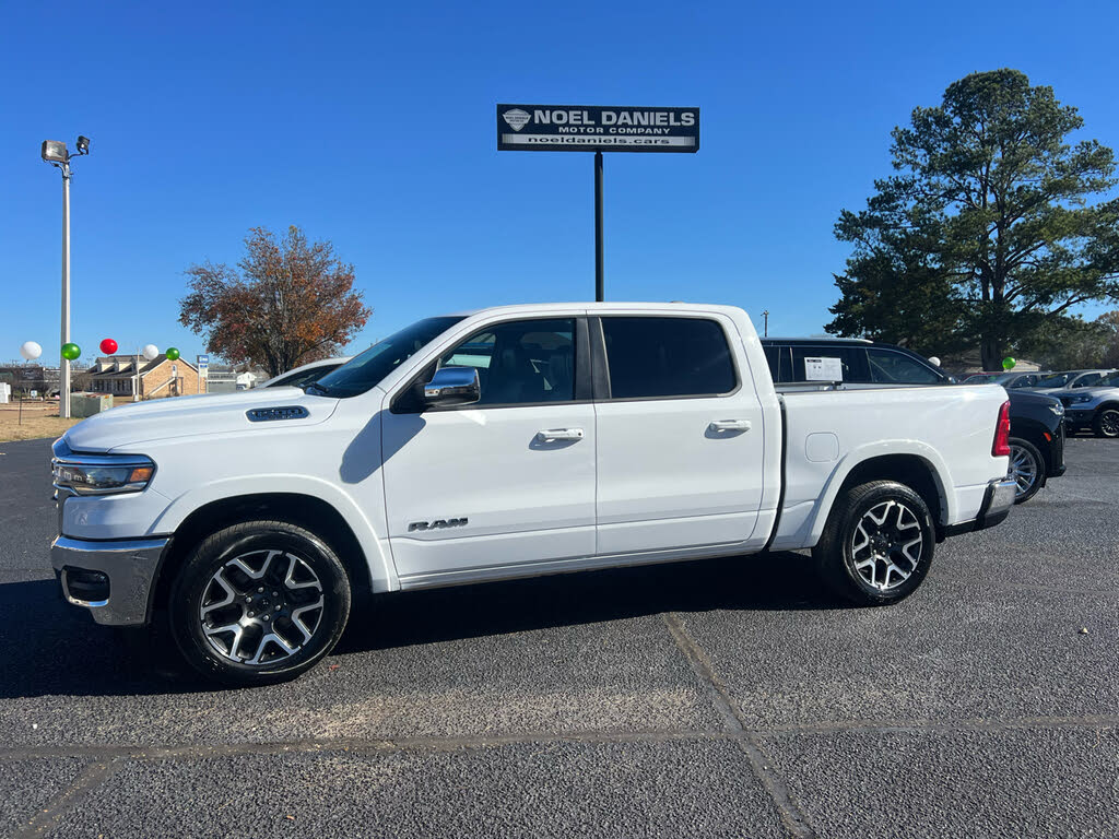 2025 RAM 1500 Laramie Crew Cab 4WD