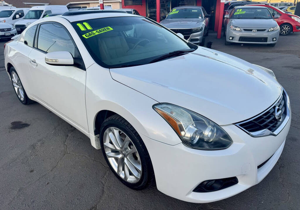 2011 Nissan Altima Coupe 3.5 SR