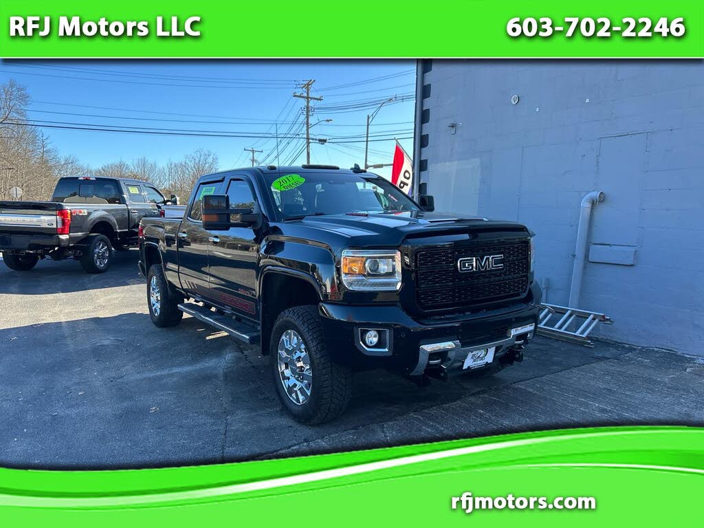 2017 GMC Sierra 2500HD Denali Crew Cab SB 4WD