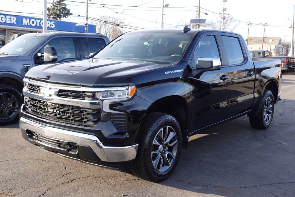 2024 Chevrolet Silverado 1500 LT Crew Cab 4WD