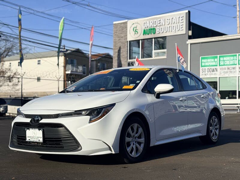 2025 Toyota Corolla LE FWD