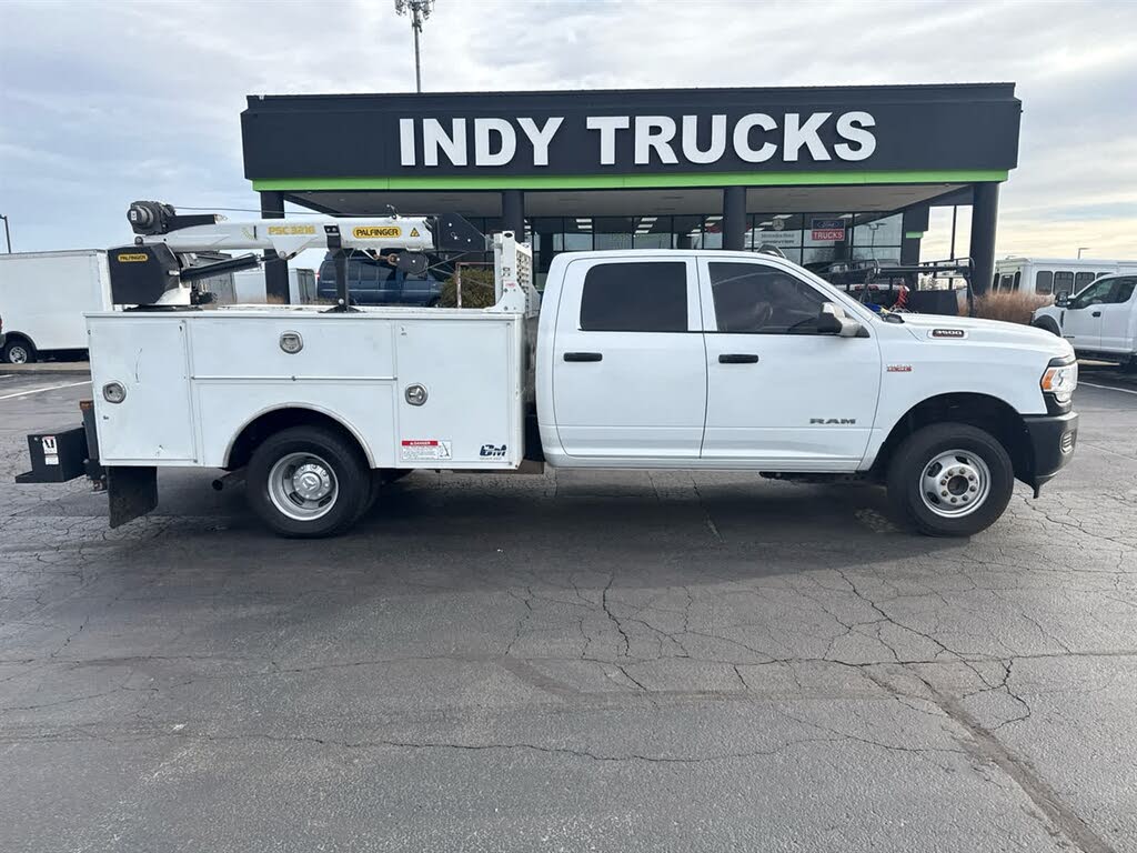 2022 RAM 3500 Chassis Tradesman Crew Cab DRW 4WD