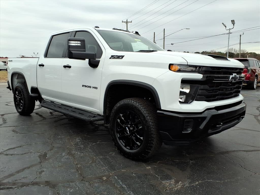 2026 Chevrolet Silverado 2500HD Custom Crew Cab 4WD