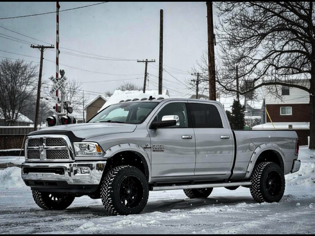 2014 RAM 3500 Laramie Crew Cab 4WD
