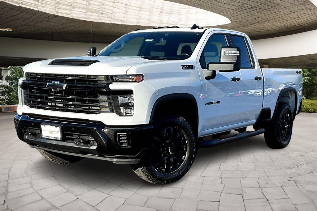 2026 Chevrolet Silverado 2500HD Custom Double Cab 4WD